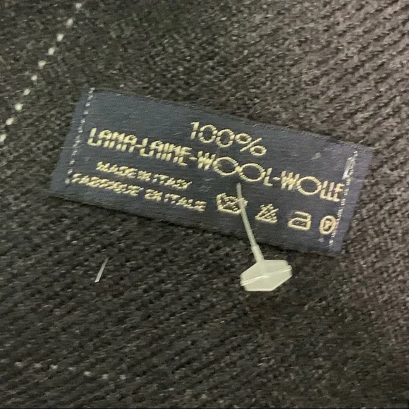 Federico Zelko 100% Minimalist Fringe Hem Scarf - Picture 7 of 8